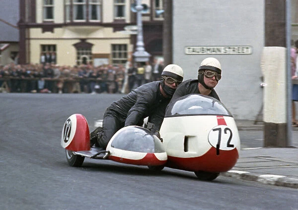 Klaus Enders & Ralf Englehardt (BMW) 1966 Sidecar TT