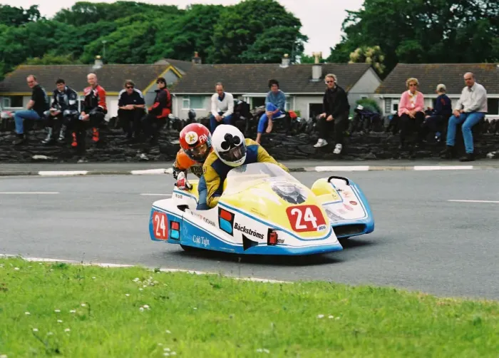 Framed Print : Lars Schwartz & Dicky Gale (LGMV Ireson Yamaha) 2004 Sidecar TT Framed Print : Lars Schwartz & Dicky Gale (LGMV Ireson Yamaha) 2004 Sidecar TT