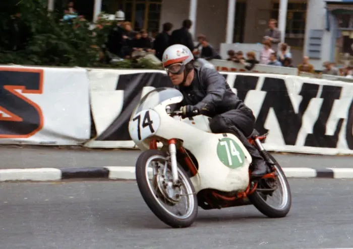 Framed Print : Lawrence Evans (LE / BSA) 1965 Lightweight TT Framed Print : Lawrence Evans (LE / BSA) 1965 Lightweight TT