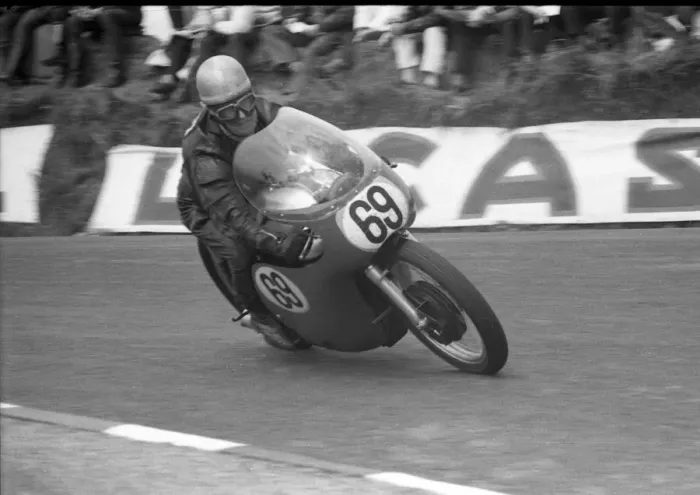 Framed Print : Lawrence Povey (Norton) 1964 Senior TT Framed Print : Lawrence Povey (Norton) 1964 Senior TT