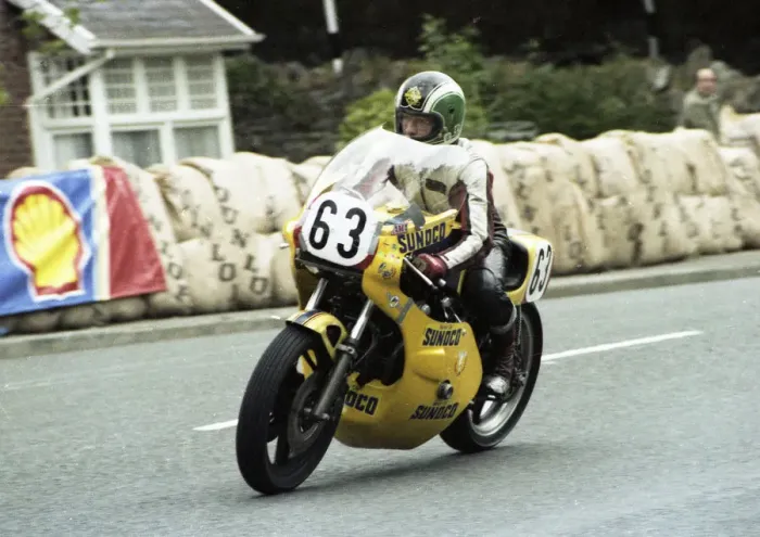 Framed Print : Bill Lawrence (Sunoco Kawasaki) 1980 Classic TT Framed Print : Bill Lawrence (Sunoco Kawasaki) 1980 Classic TT