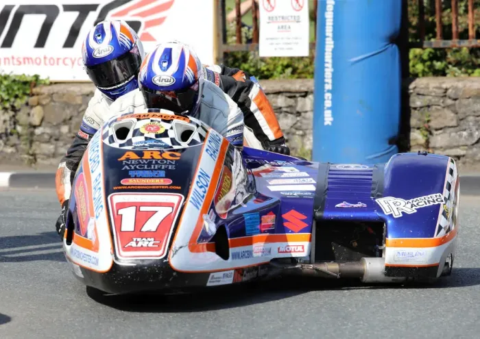 Framed Print : Lee Crawfod & Scott Hardie (LCR Suzuki) 2019 Southern 100 Framed Print : Lee Crawfod & Scott Hardie (LCR Suzuki) 2019 Southern 100