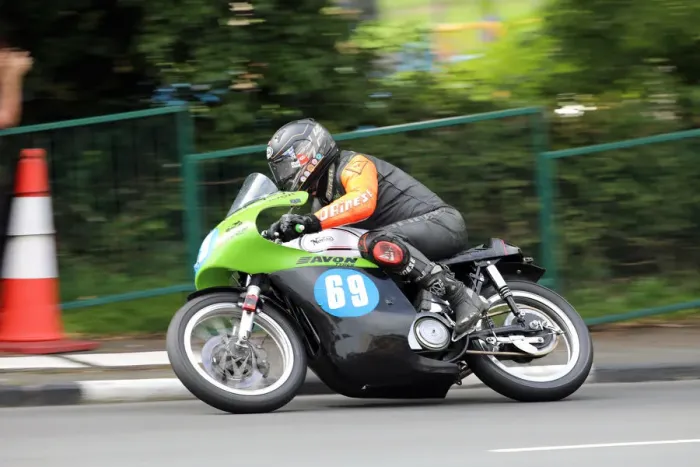 Framed Print : Lee Jennings (Norton) 2019 Junior Classic TT Framed Print : Lee Jennings (Norton) 2019 Junior Classic TT