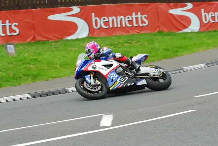 Framed Print : Lee Johnston (BMW) 2015 Senior TT Framed Print : Lee Johnston (BMW) 2015 Senior TT