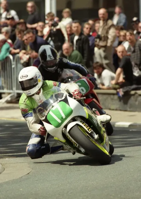 Framed Print : Lee Pullan (Yamaha) 1996 Lightweight TT Framed Print : Lee Pullan (Yamaha) 1996 Lightweight TT