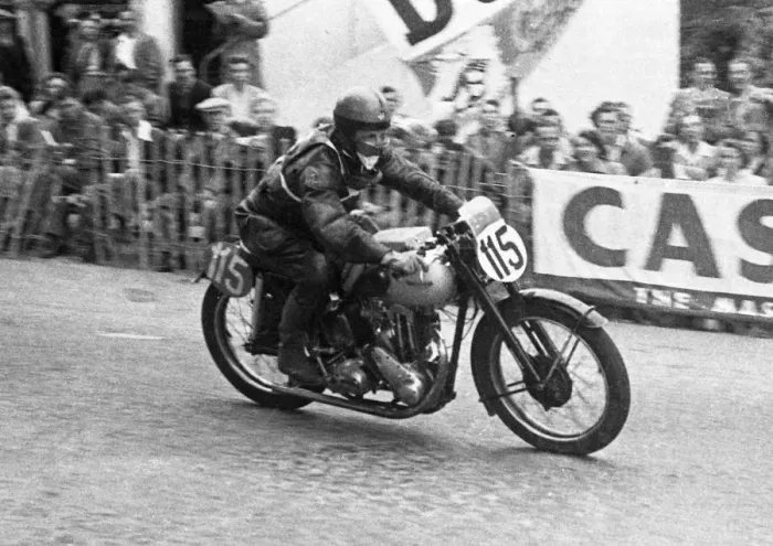 Framed Print : Len Bolshaw (Triumph) 1950 Lightweight Clubman TT Framed Print : Len Bolshaw (Triumph) 1950 Lightweight Clubman TT