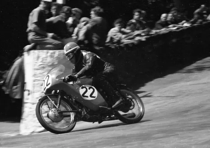 Framed Print : Len Harfield LCH 1959 Ultra Lightweight TT Framed Print : Len Harfield LCH 1959 Ultra Lightweight TT