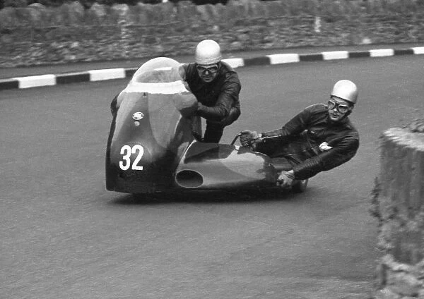 Len Parry & I B Carter (Norton) 1961 Sidecar TT