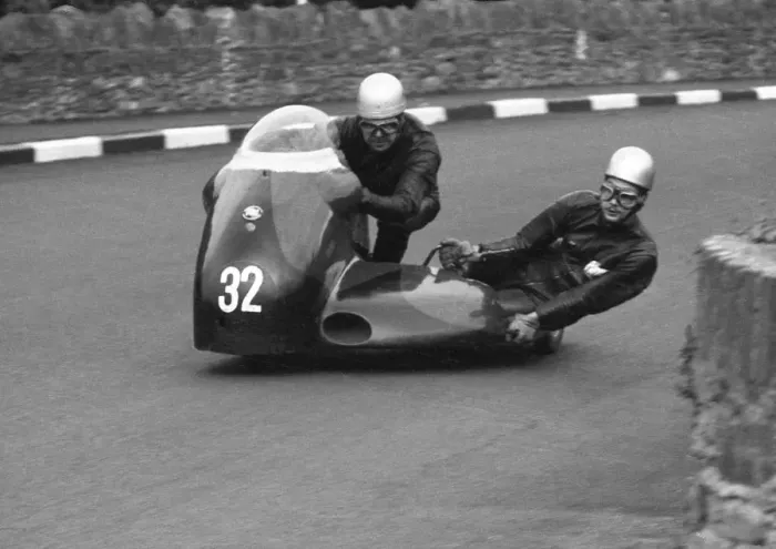 Framed Print : Len Parry & I B Carter (Norton) 1961 Sidecar TT Framed Print : Len Parry & I B Carter (Norton) 1961 Sidecar TT