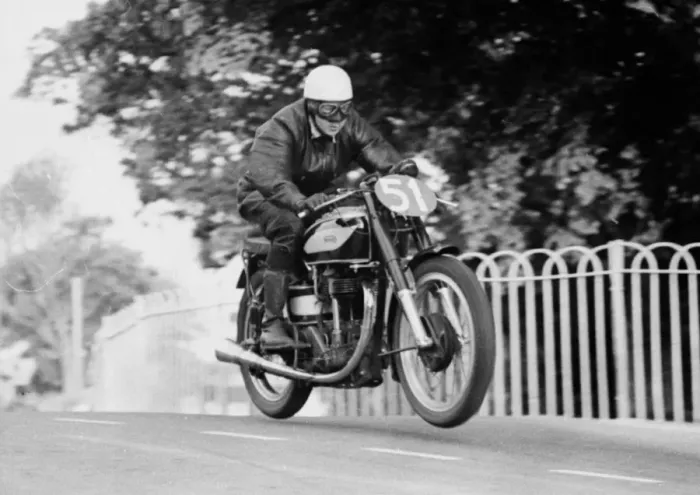 Framed Print : Len Parry (Norton) 1950 Senior TT Framed Print : Len Parry (Norton) 1950 Senior TT
