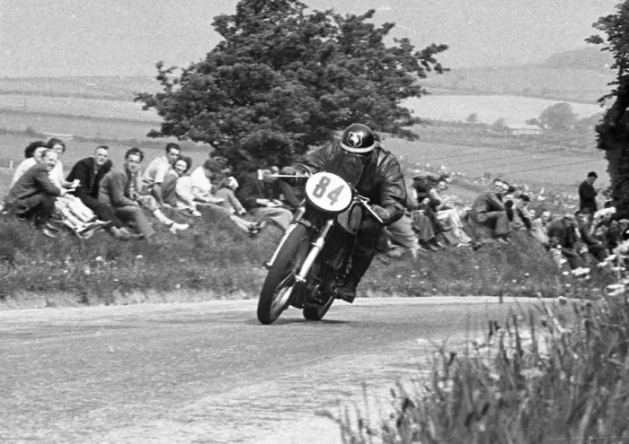Framed Print : Len Perry (Norton) 1951 Junior TT Framed Print : Len Perry (Norton) 1951 Junior TT