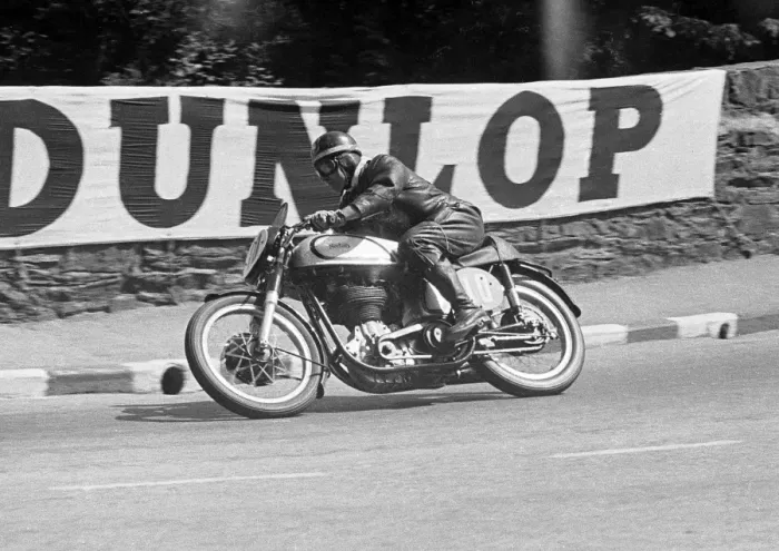 Framed Print : Len Perry (Norton) 1951 Senior TT Framed Print : Len Perry (Norton) 1951 Senior TT