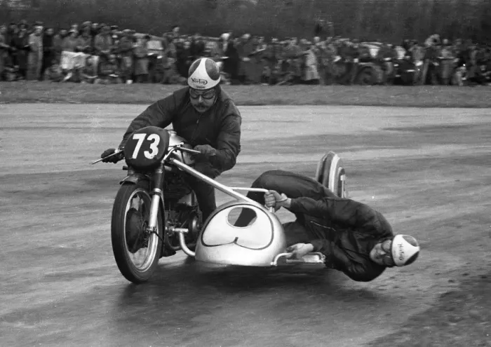 Framed Print : Len Taylor & F P Glover (Norton) 1953 Thruxton Framed Print : Len Taylor & F P Glover (Norton) 1953 Thruxton