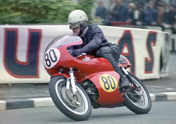 Len Williams (Aermacchi) 1971 Senior TT