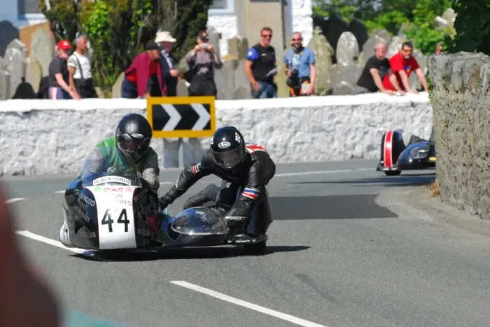 Framed Print : Lenny Pallister & Robert Dawson (Triumph) 2016 Pre TT Classic Framed Print : Lenny Pallister & Robert Dawson (Triumph) 2016 Pre TT Classic