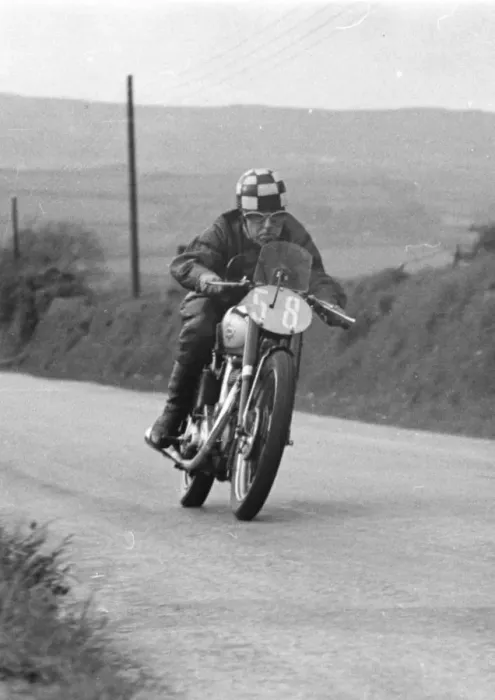Framed Print : Leo Starr (BSA) 1951 Junior TT Framed Print : Leo Starr (BSA) 1951 Junior TT