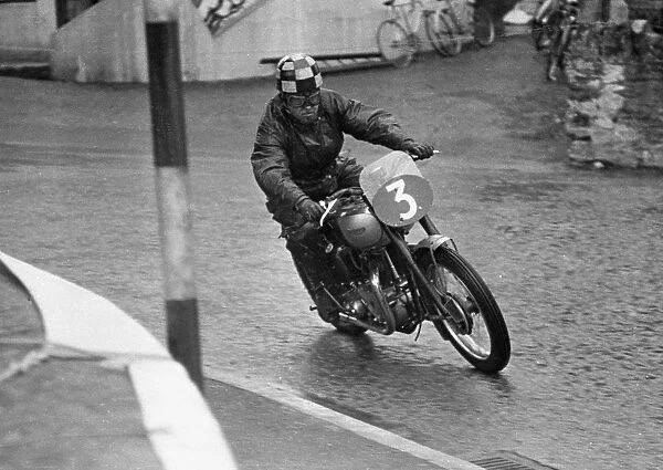 Leo Starr (Triumph) 1949 Senior Clubman TT