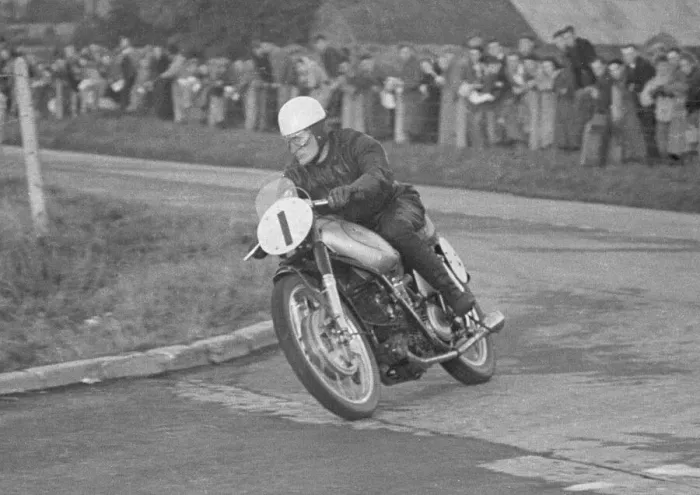 Framed Print : Les Graham (AJS) 1950 Senior Ulster Grand Prix Framed Print : Les Graham (AJS) 1950 Senior Ulster Grand Prix