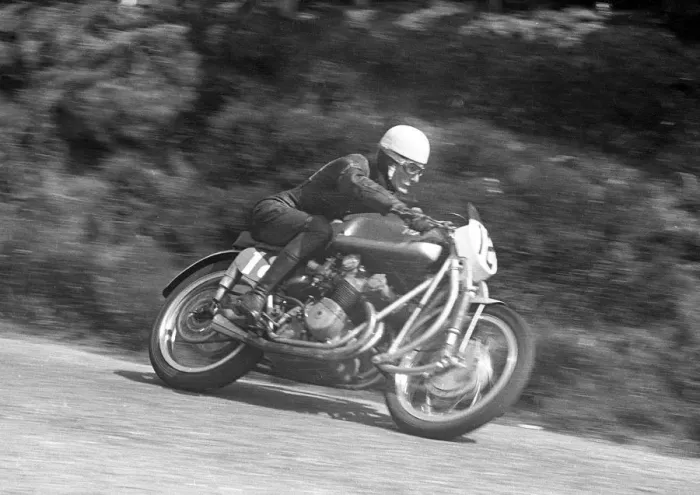 Framed Print : Les Graham (MV) 1953 Senior TT Framed Print : Les Graham (MV) 1953 Senior TT