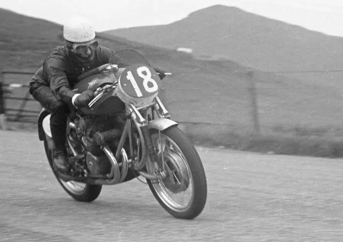 Framed Print : Les Graham (MV) 1953 Senior TT Framed Print : Les Graham (MV) 1953 Senior TT