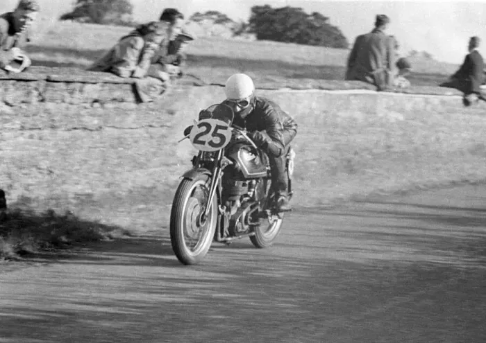 Framed Print : Les Graham (Velocette) 1952 Lightweight Ulster Grand Prix Framed Print : Les Graham (Velocette) 1952 Lightweight Ulster Grand Prix