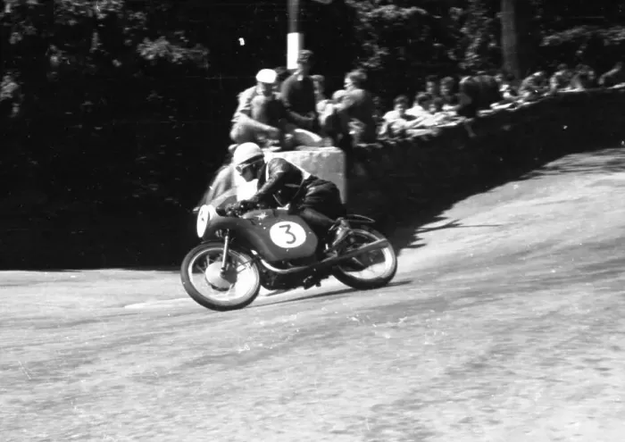 Framed Print : Les Griffiths MV 1959 Ultra Lightweight TT Framed Print : Les Griffiths MV 1959 Ultra Lightweight TT