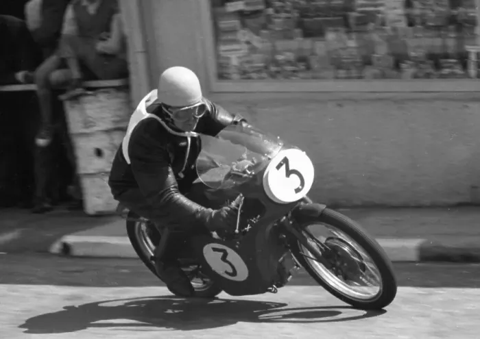 Framed Print : Les Griffiths MV 1959 Ultra Lightweight TT Framed Print : Les Griffiths MV 1959 Ultra Lightweight TT