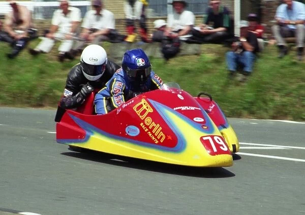 Les Harah & Carl McGurk (Jacobs Yamaha) 2002 Sidecar TT