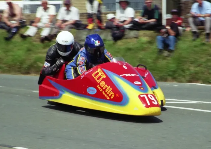 Framed Print : Les Harah & Carl McGurk (Jacobs Yamaha) 2002 Sidecar TT Framed Print : Les Harah & Carl McGurk (Jacobs Yamaha) 2002 Sidecar TT