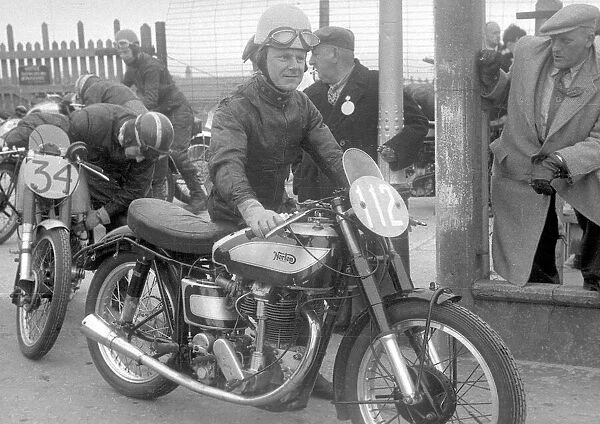 Les Higgins (Norton) 1951 Junior TT
