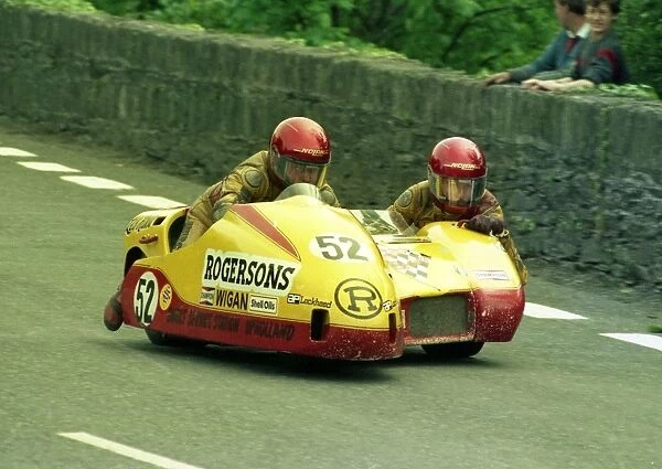 Les Hurst & Eric Amman (Suzuki) 1986 Sidecar TT