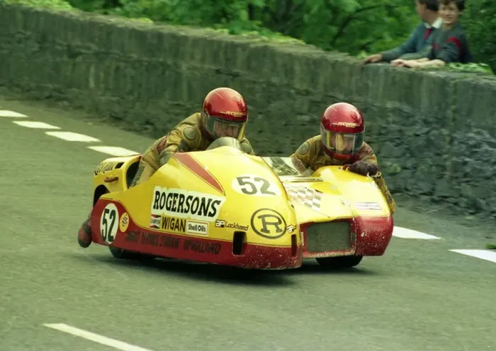 Framed Print : Les Hurst & Eric Amman (Suzuki) 1986 Sidecar TT Framed Print : Les Hurst & Eric Amman (Suzuki) 1986 Sidecar TT