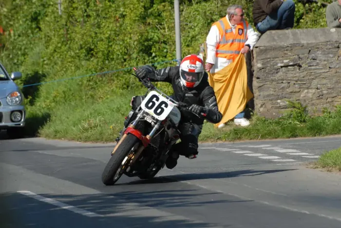 Framed Print : Les Miller (Yamaha) 2007 Jurby Road
