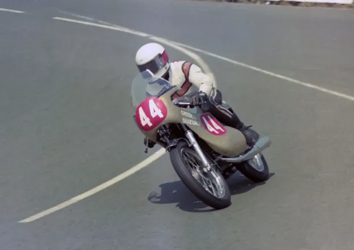 Framed Print : Les Newman (Suzuki) 1976 Production TT Framed Print : Les Newman (Suzuki) 1976 Production TT