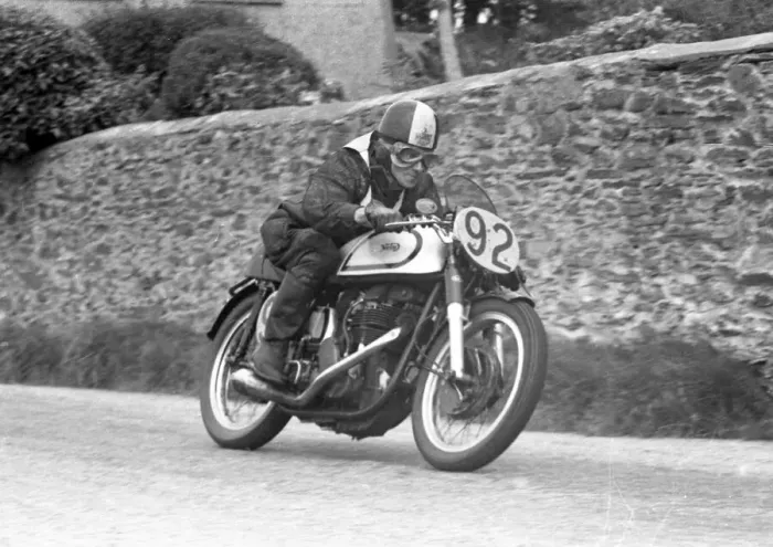Framed Print : Les Southam (Norton) 1955 Senior Manx Grand Prix Framed Print : Les Southam (Norton) 1955 Senior Manx Grand Prix