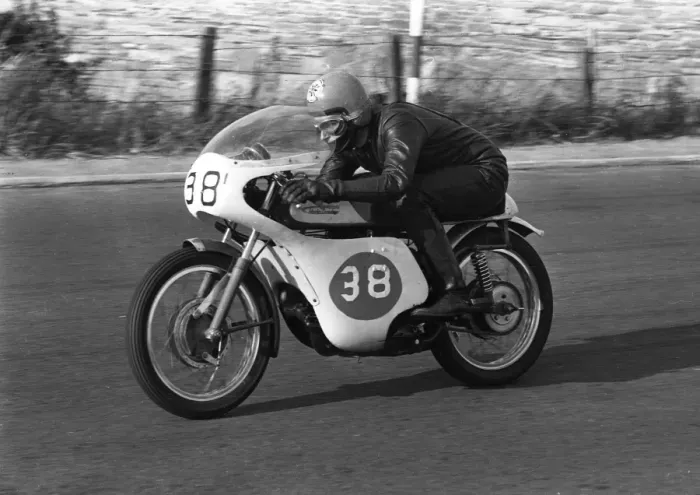 Framed Print : Les Spivey (Aermacchi) 1964 Southern 100 Framed Print : Les Spivey (Aermacchi) 1964 Southern 100