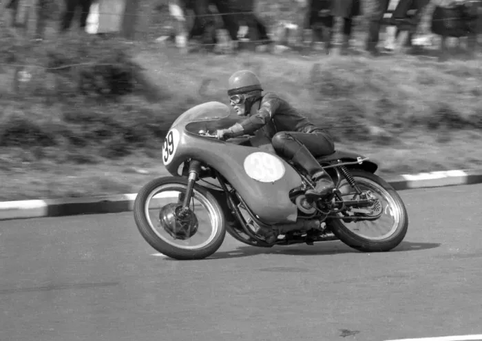 Framed Print : Les Trotter (BSA) 1963 Junior Manx Grand Prix Framed Print : Les Trotter (BSA) 1963 Junior Manx Grand Prix