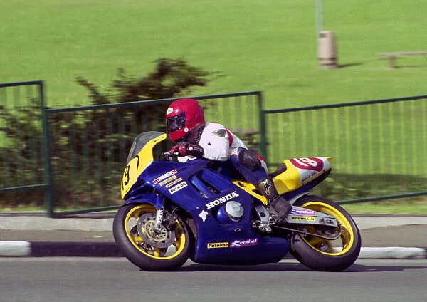 Leslie Turner (Honda) 2000 Newcomers Manx Grand Prix