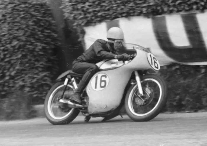 Framed Print : Lewis Young (Norton) 1959 Senior Formula One TT Framed Print : Lewis Young (Norton) 1959 Senior Formula One TT