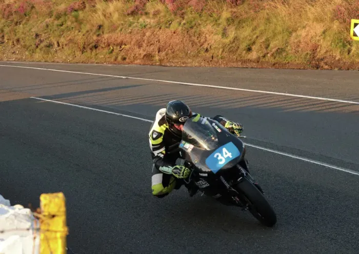 Framed Print : Liam Chawke (Kawasaki) at Guthries 2022 Junior Manx Grand Prix Framed Print : Liam Chawke (Kawasaki) at Guthries 2022 Junior Manx Grand Prix