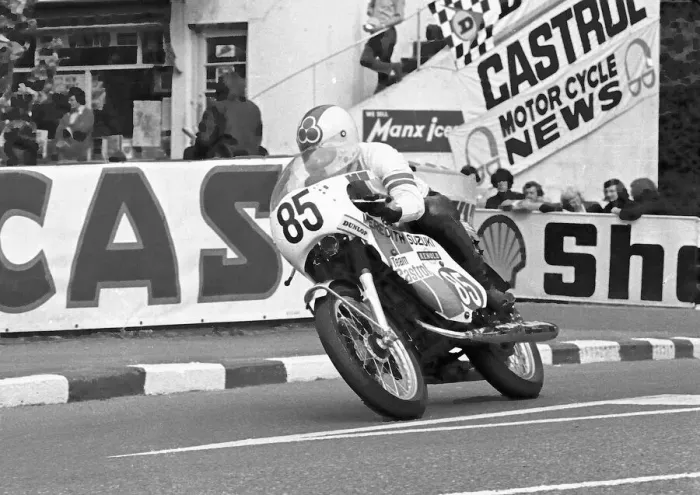 Framed Print : Lindsay Porter (Suzuki) 1973 Production TT