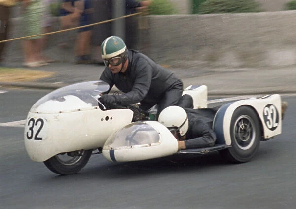 Bill Lomas & Conrad Money (Windrick BSA) 1970 500 Sidecar TT
