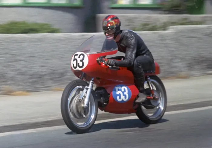 Framed Print : Lou Geeson (Aermacchi) 1969 Junior TT Framed Print : Lou Geeson (Aermacchi) 1969 Junior TT