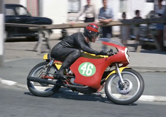 Framed Print : Lou Geeson (Ducati) 1968 Lightweight TT Framed Print : Lou Geeson (Ducati) 1968 Lightweight TT