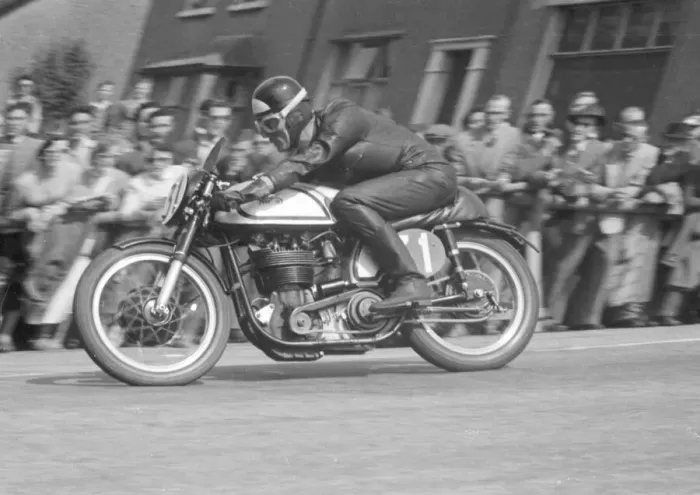 Framed Print : Louis Carr (Norton) 1955 Senior TT Framed Print : Louis Carr (Norton) 1955 Senior TT
