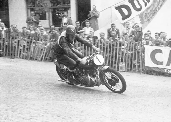 Framed Print : Louis Carr (Vincent) 1000cc Clubman TT Framed Print : Louis Carr (Vincent) 1000cc Clubman TT