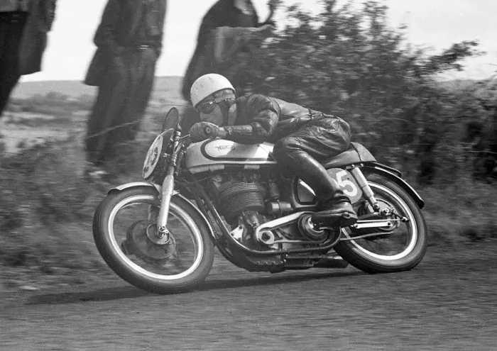 Framed Print : Louis Carter (Norton) 1953 Senior Ulster Grand Prix Framed Print : Louis Carter (Norton) 1953 Senior Ulster Grand Prix