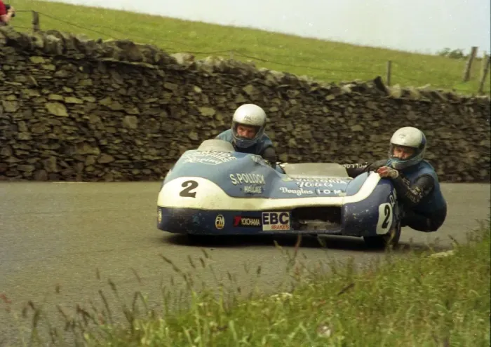 Framed Print : Lowry Burton & Pat Cushnahan (Yamaha) 1987 Sidecar TT Framed Print : Lowry Burton & Pat Cushnahan (Yamaha) 1987 Sidecar TT