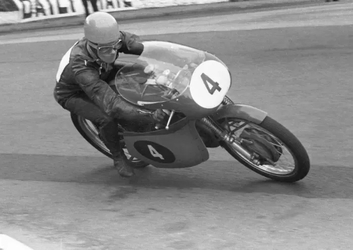 Framed Print : Luigi Taveri (Honda) 1960 Ultra Lightweight TT