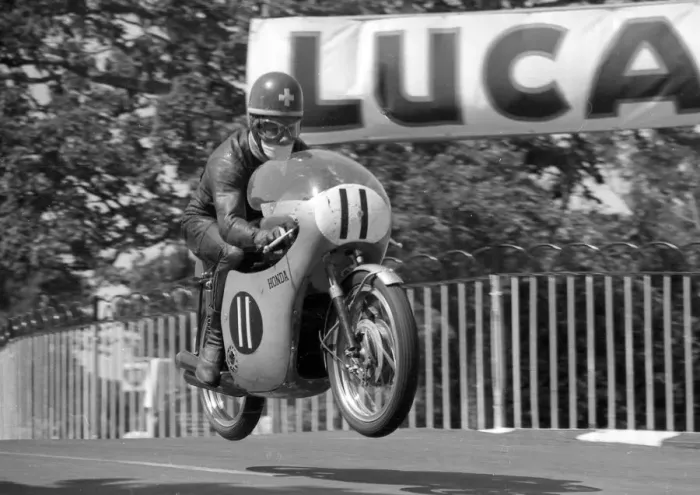 Framed Print : Luigi Taveri (Honda) 1964 Ultra Lightweight TT